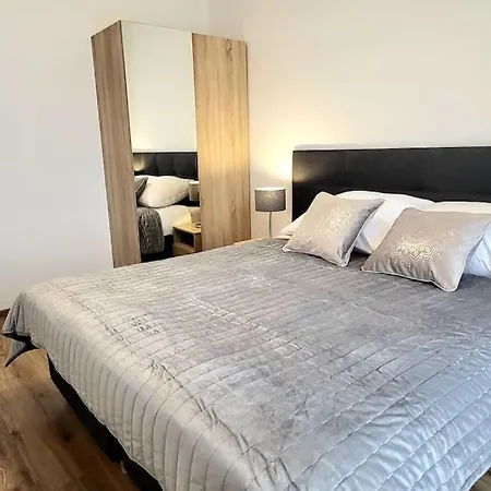 Modern Silver 2 Bosacka Old Town Apartment *