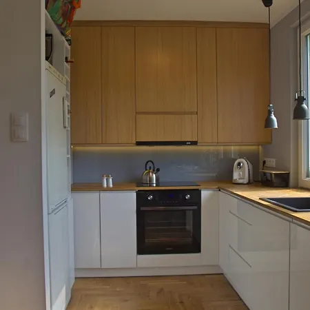 Shoq With Park View Apartment
