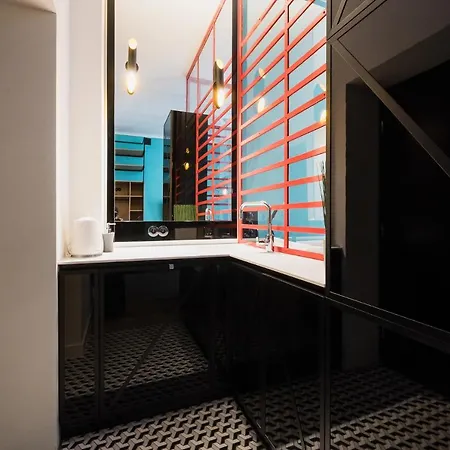 Apartment Goldfinger 3-bed Unique In The Heart Of Podgorze *