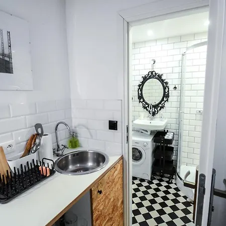 Lion - Gold Homestay Krakow