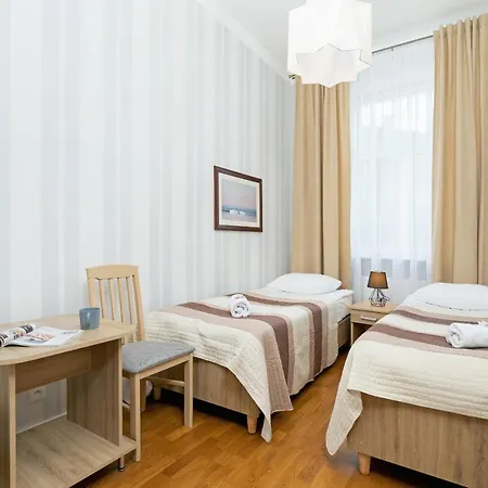 Sweet Family Chodkiewicza Rondo Grzegorzeckie By Renters 아파트 *