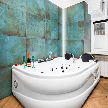 Apartament Jacuzzi&bike Apartment, *