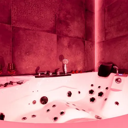 Apartament Jacuzzi&bike Apartment, *