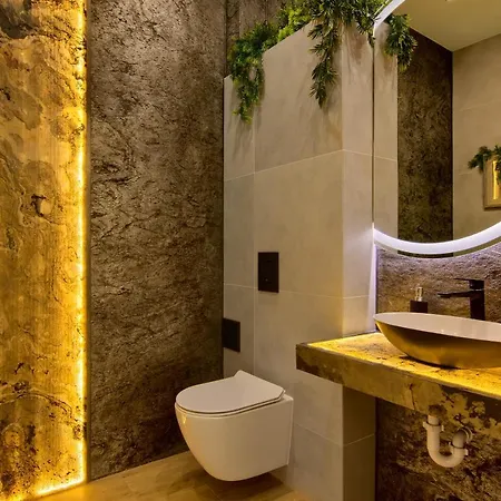Silver Shine Jacuzzi Apartment *