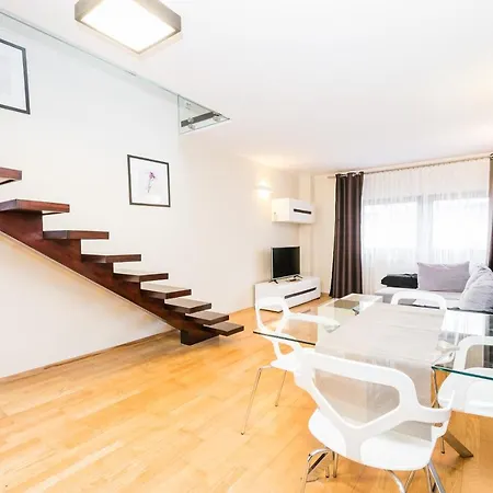 Radziwillowska Old Town Deluxe Wawelofts Apartment