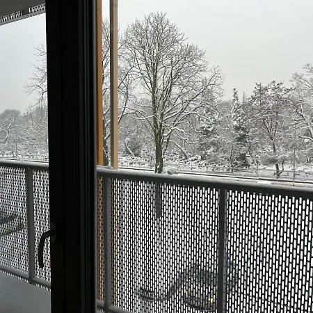 Appartement Modern Studio 1.6km From Main Train Station
