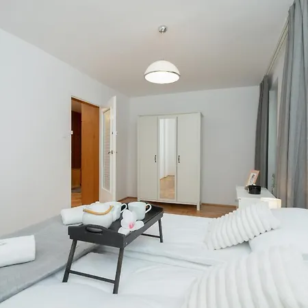 Apartment Jozefinska With Balcony Cracow By Renters