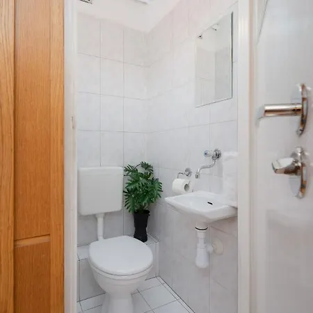 Jozefinska With Balcony Cracow By Renters * Krakow