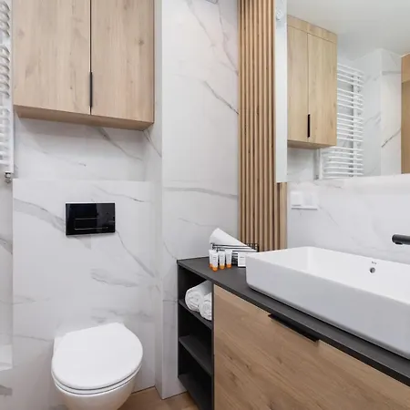 Deluxe Cracow Arianska By Renters Apartment *