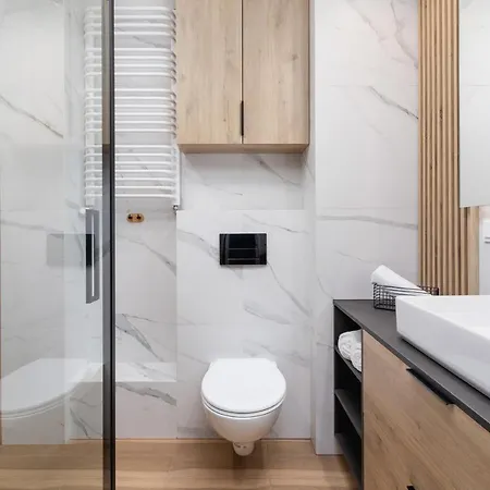 Deluxe Cracow Arianska By Renters Apartment *