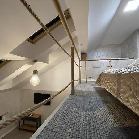 Main Square Platan Loft Collection