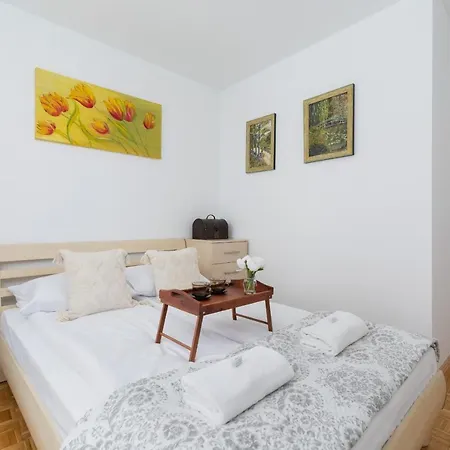 Lägenhet Grota Roweckiego Ruczaj Cracow By Renters