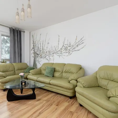 Lägenhet Grota Roweckiego Ruczaj Cracow By Renters Kraków