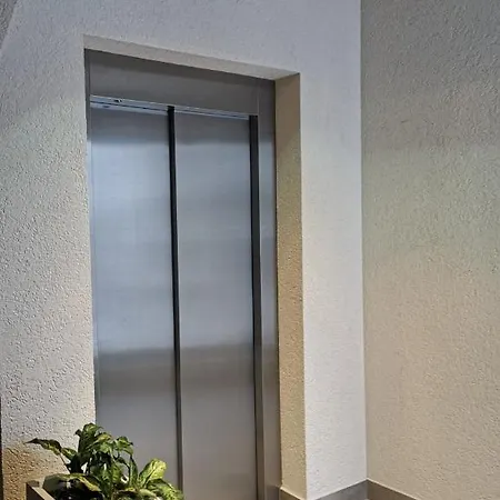 Raciborska 1 Apartment