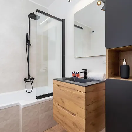Switezianki Luxurious With Parking By Renters Prestige Apartment Krakow
