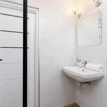 Grota Roweckiego Ruczaj Cracow By Renters Lägenhet Kraków