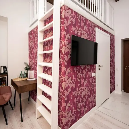 Hive Family House Hotel *
