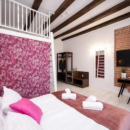 Hive Family House Hotel Cracovie