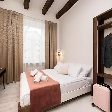 Hive Family House Hotel *