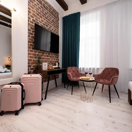 Hive Family House Hotel *