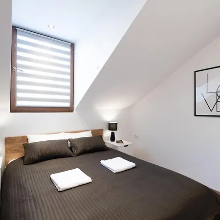 Apartment Neo Sky Apartment, Free Parking, 15 Min Walk Old Town&kazimierz - By Homelike