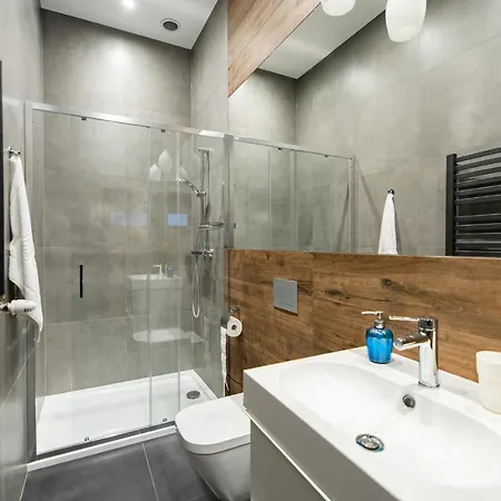 Apartment Neo Sky Apartment, Free Parking, 15 Min Walk Old Town&kazimierz - By Homelike *