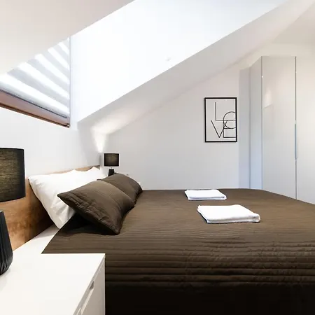 Neo Sky Apartment, Free Parking, 15 Min Walk Old Town&kazimierz - By Homelike
