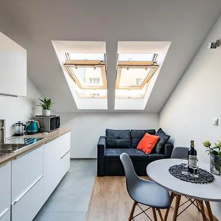 Neo Sky Apartment, Free Parking, 15 Min Walk Old Town&kazimierz - By Homelike Apartment Krakow