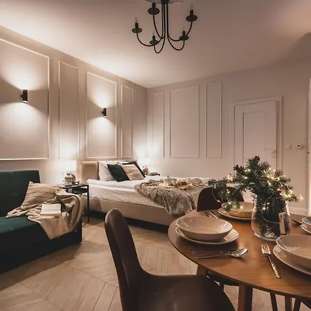 Apartment Atrium - Old Town Luxury - By Upstairs *