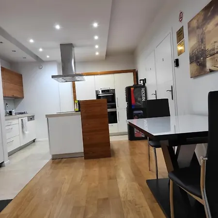 Apartment Amber 127 *