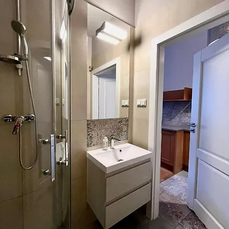 Studencka Apartment *