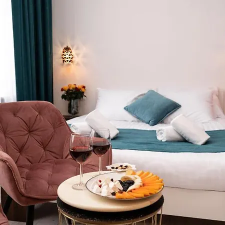 Hive Family House Hotel *