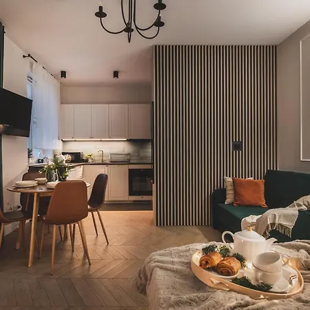 Atrium - Old Town Luxury - By Upstairs