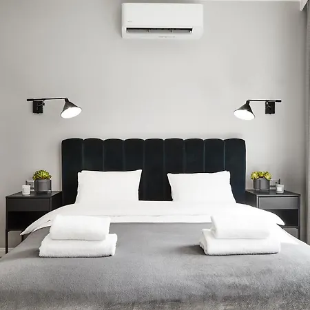 Househost :miodowa 42/4b Apartament *