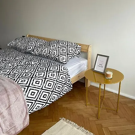 Kwatera prywatna Big And Cozy Bedroom In *