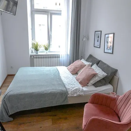 Lion - Laba Apartment *