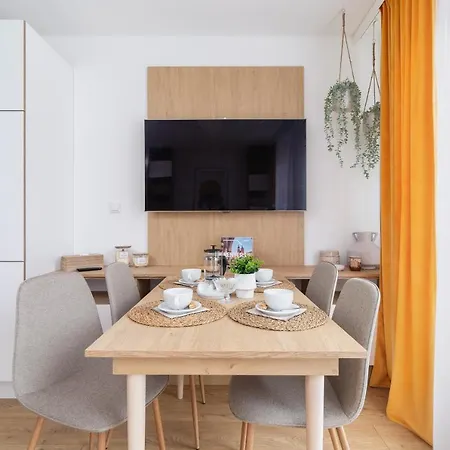 Studio With Ac Czarnowiejska By Renters