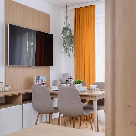 Apartment Studio With Ac Czarnowiejska By Renters