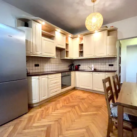 Apartment Starowislna St *