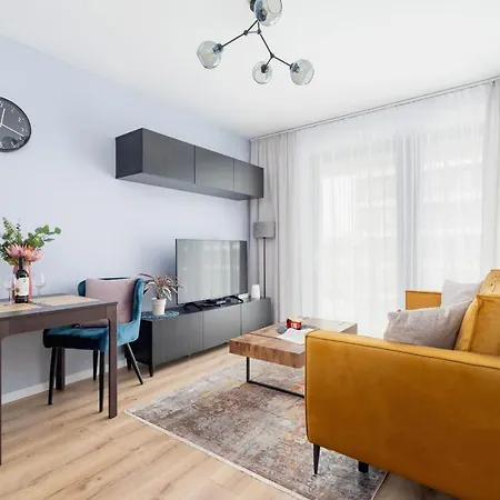 Apartment Tauron Arena Premium With Underground & Outdoor Parking By Renters Prestige