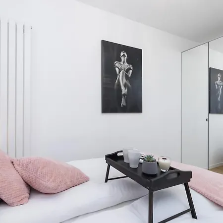 Apartment Wislane Tarasy Lux Cracow By Renters Prestige Krakow
