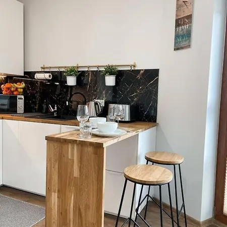 New One Bedroom With Balcony *