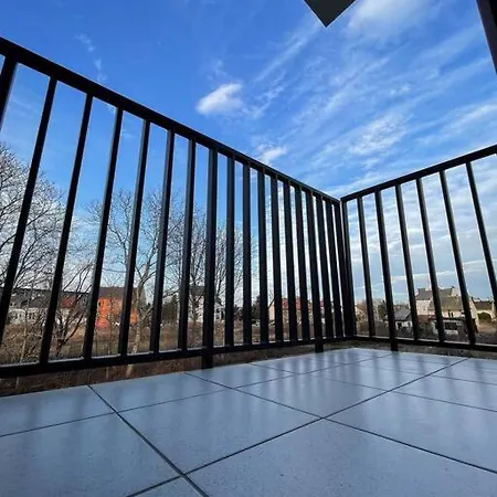 Apartment New One Bedroom With Balcony