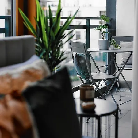 Przytulny Greenwall Apartment *