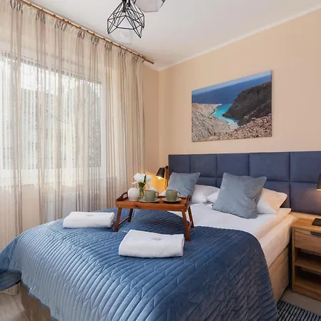 Business For Office Kolaczy By Renters Apartment *
