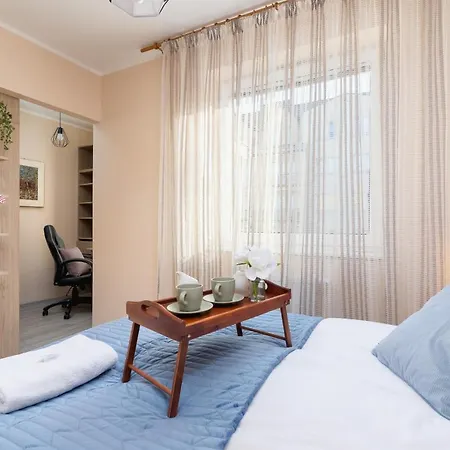 Business For Office Kolaczy By Renters