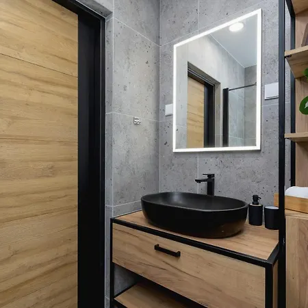 Apartment Deluxe Cracow Arianska By Renters Krakow