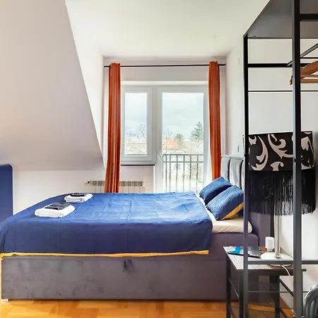 The Castle & - Free Parking - (adults Only) Apartment
