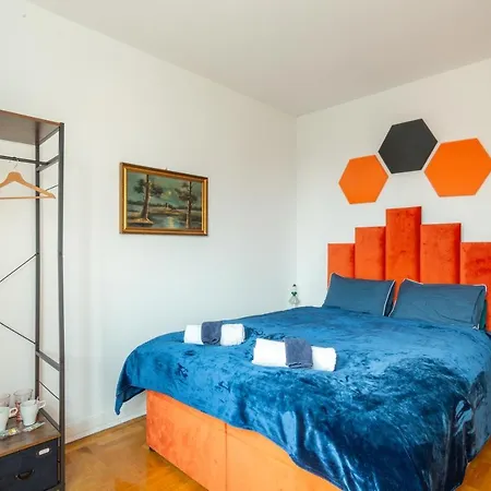 The Castle & - Free Parking - (adults Only) Apartment *