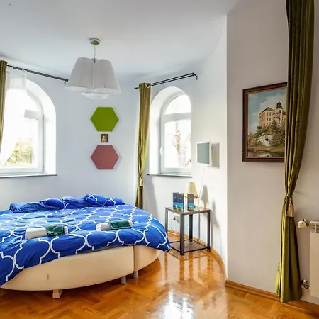 The Castle & - Free Parking - (adults Only) Apartment